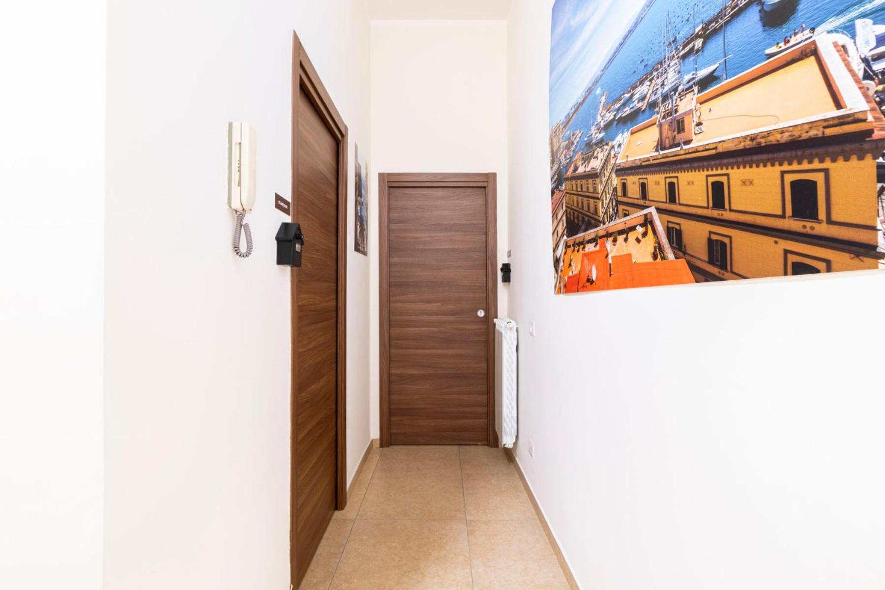 Corso 138 - Sleep & Fly - By Domusextra Bed & Breakfast Napoli Exterior foto