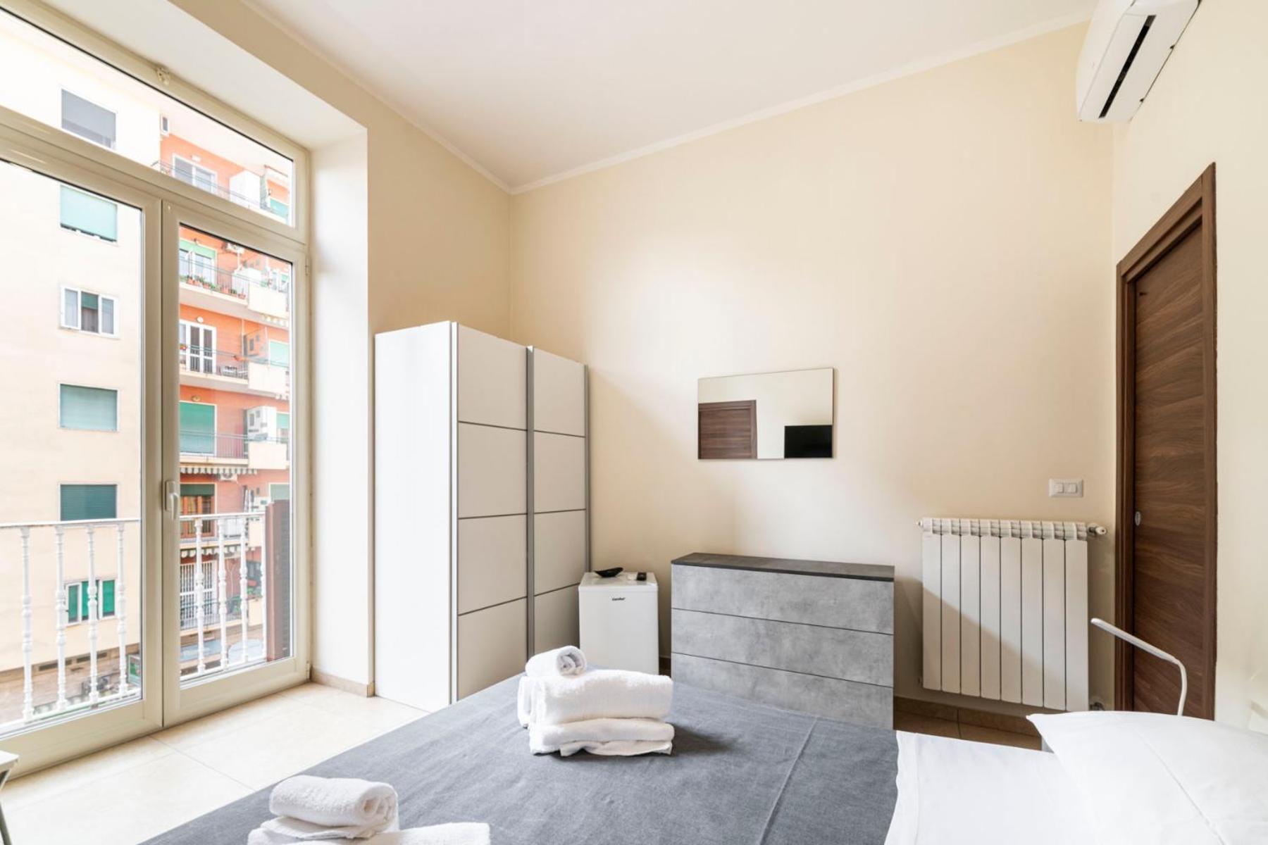 Corso 138 - Sleep & Fly - By Domusextra Bed & Breakfast Napoli Exterior foto