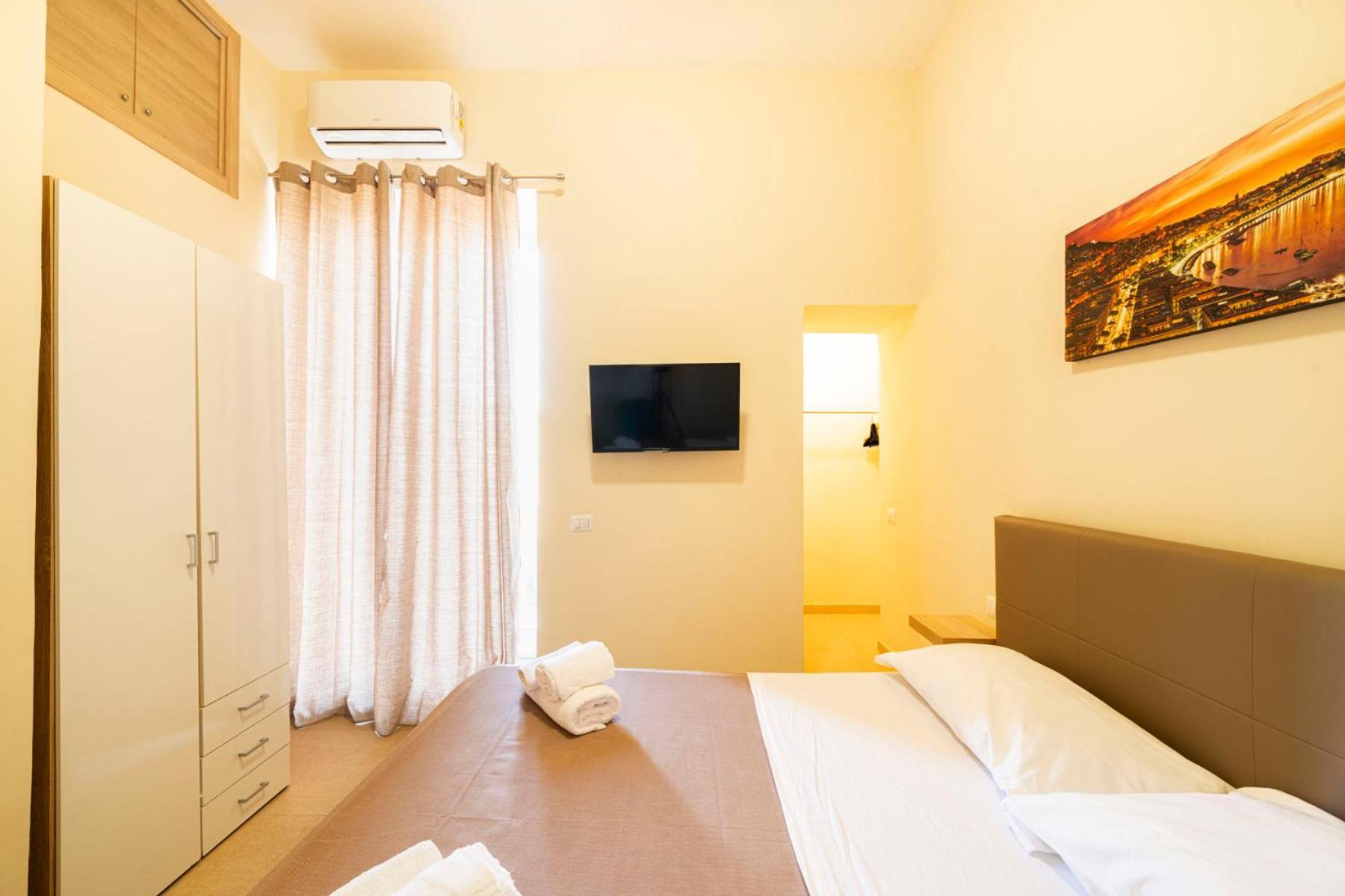 Corso 138 - Sleep & Fly - By Domusextra Bed & Breakfast Napoli Exterior foto