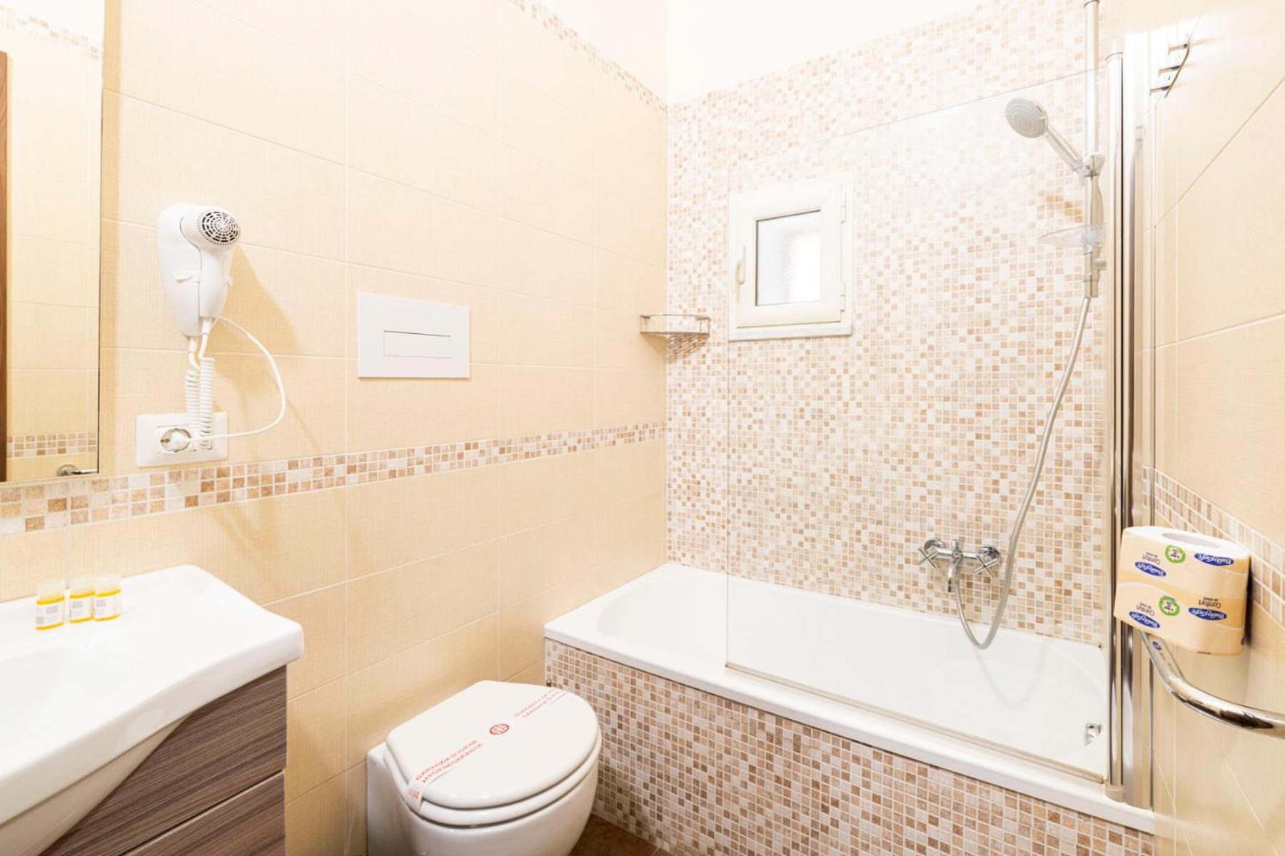 Corso 138 - Sleep & Fly - By Domusextra Bed & Breakfast Napoli Exterior foto